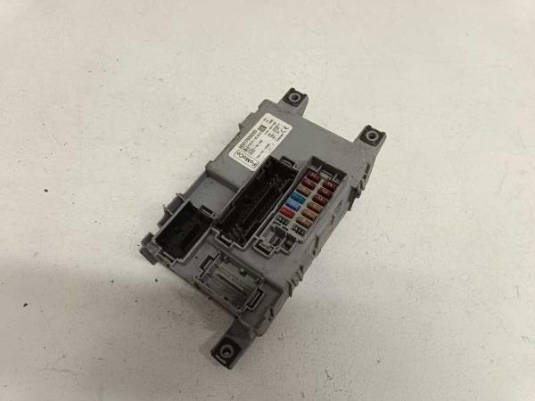 BOITE A FUSIBLE FORD KA - Vue 1